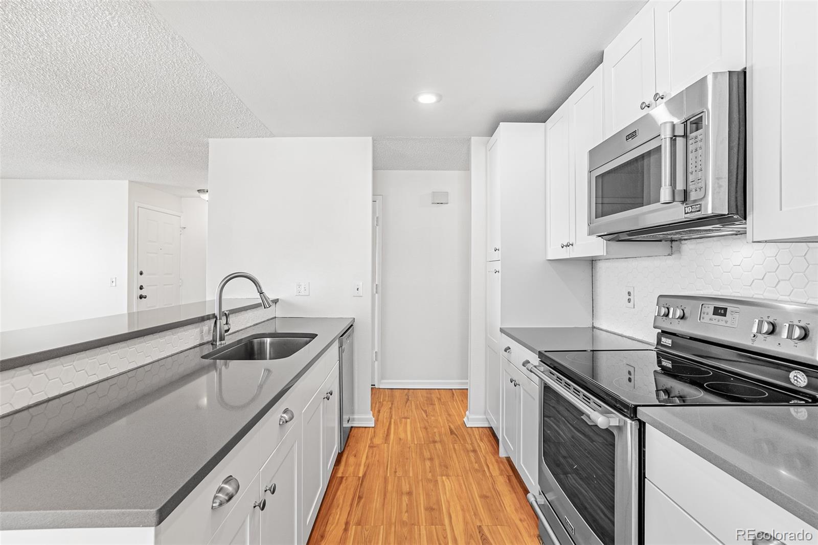 MLS Image #3 for 1180 s monaco parkway,denver, Colorado