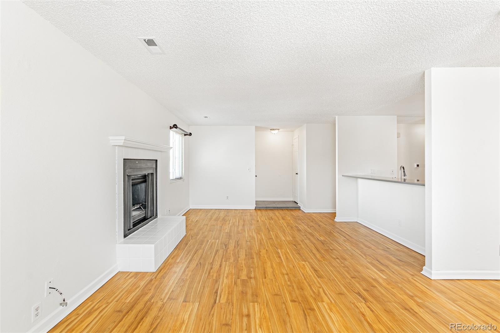 MLS Image #9 for 1180 s monaco parkway,denver, Colorado
