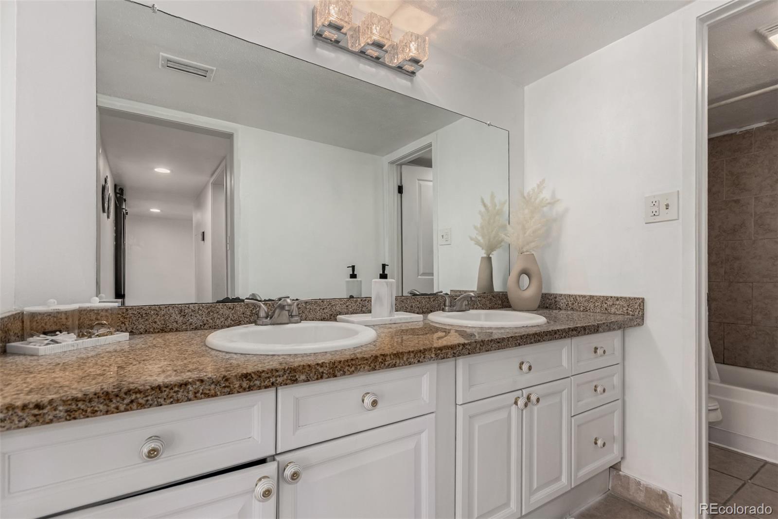 MLS Image #14 for 9725 e harvard avenue,denver, Colorado