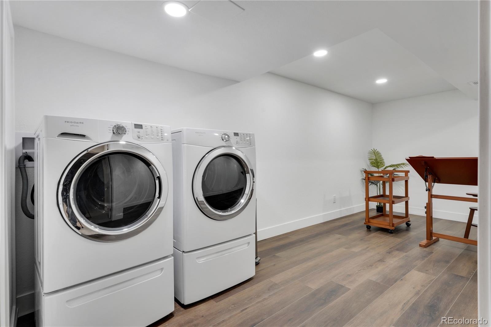 MLS Image #33 for 3292 s wabash court,denver, Colorado