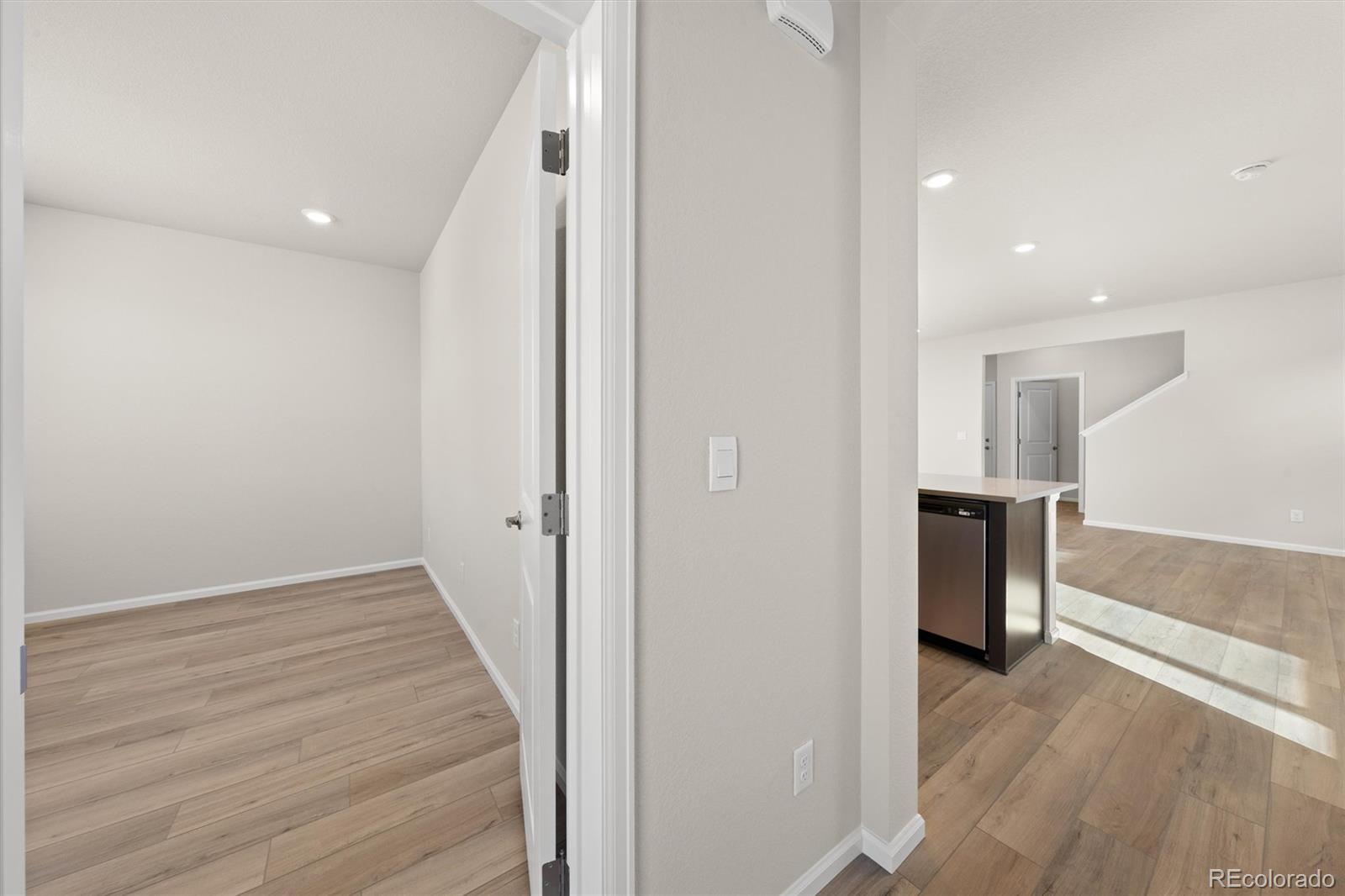 MLS Image #3 for 21134 e 63rd drive,aurora, Colorado