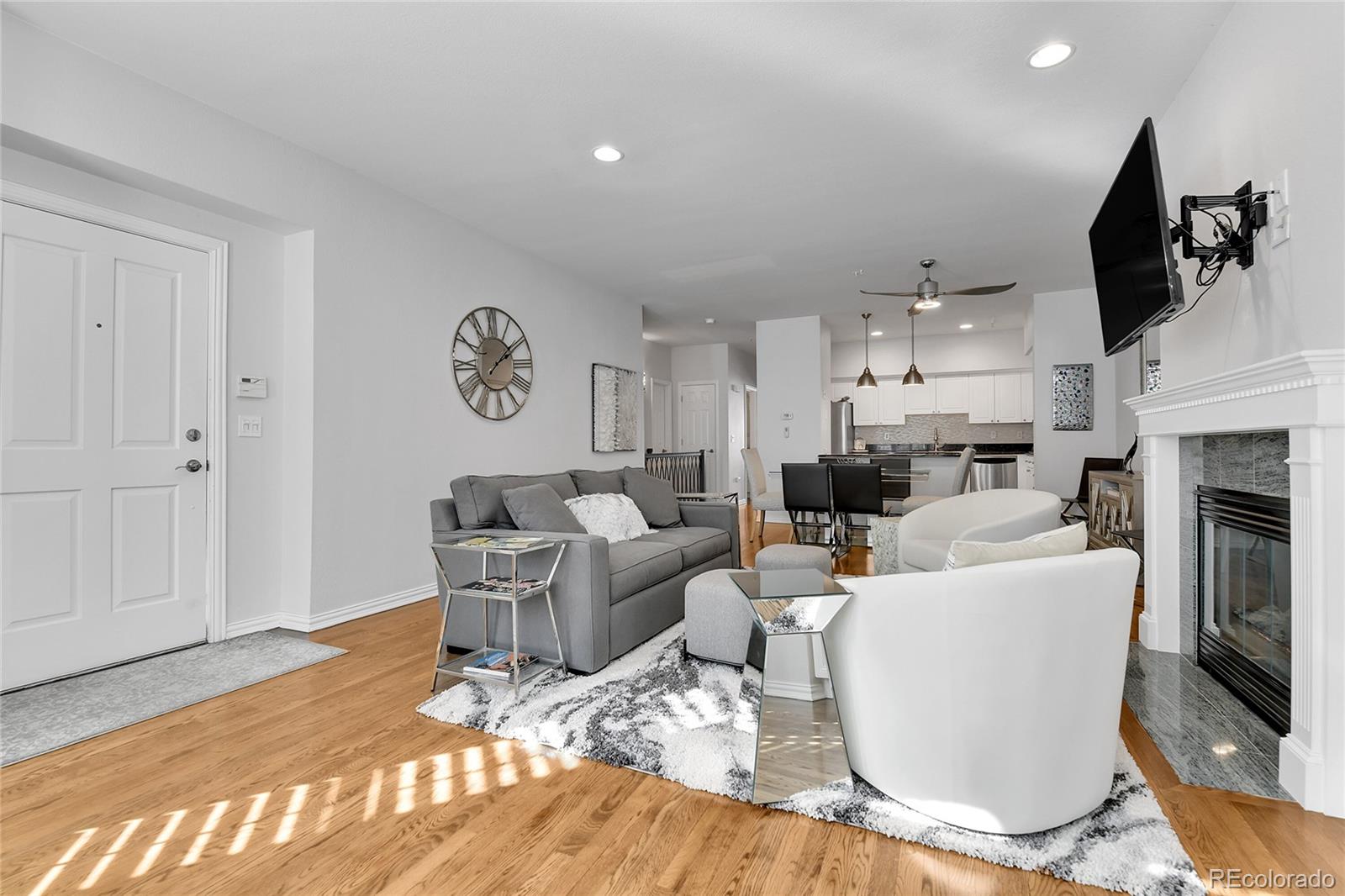 MLS Image #3 for 45  jackson street c,denver, Colorado
