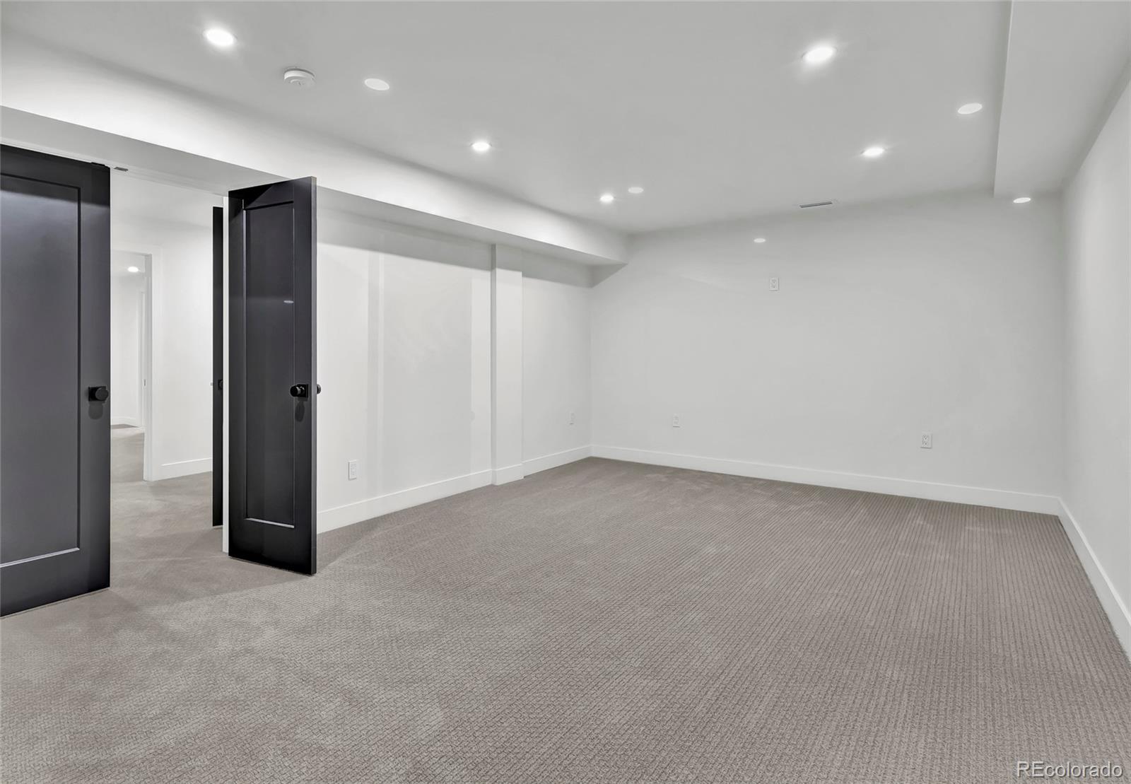 MLS Image #33 for 2800 s university boulevard,denver, Colorado