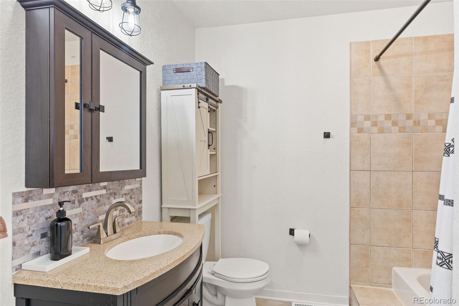 MLS Image #19 for 2569  devonshire court,denver, Colorado