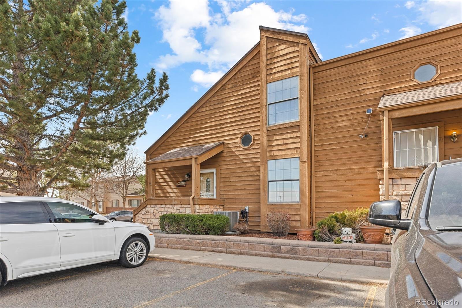 MLS Image #2 for 2569  devonshire court,denver, Colorado