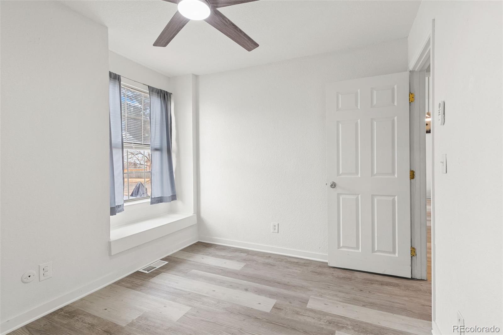 MLS Image #21 for 2569  devonshire court,denver, Colorado