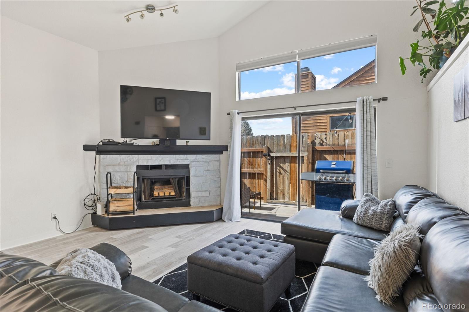 MLS Image #5 for 2569  devonshire court,denver, Colorado