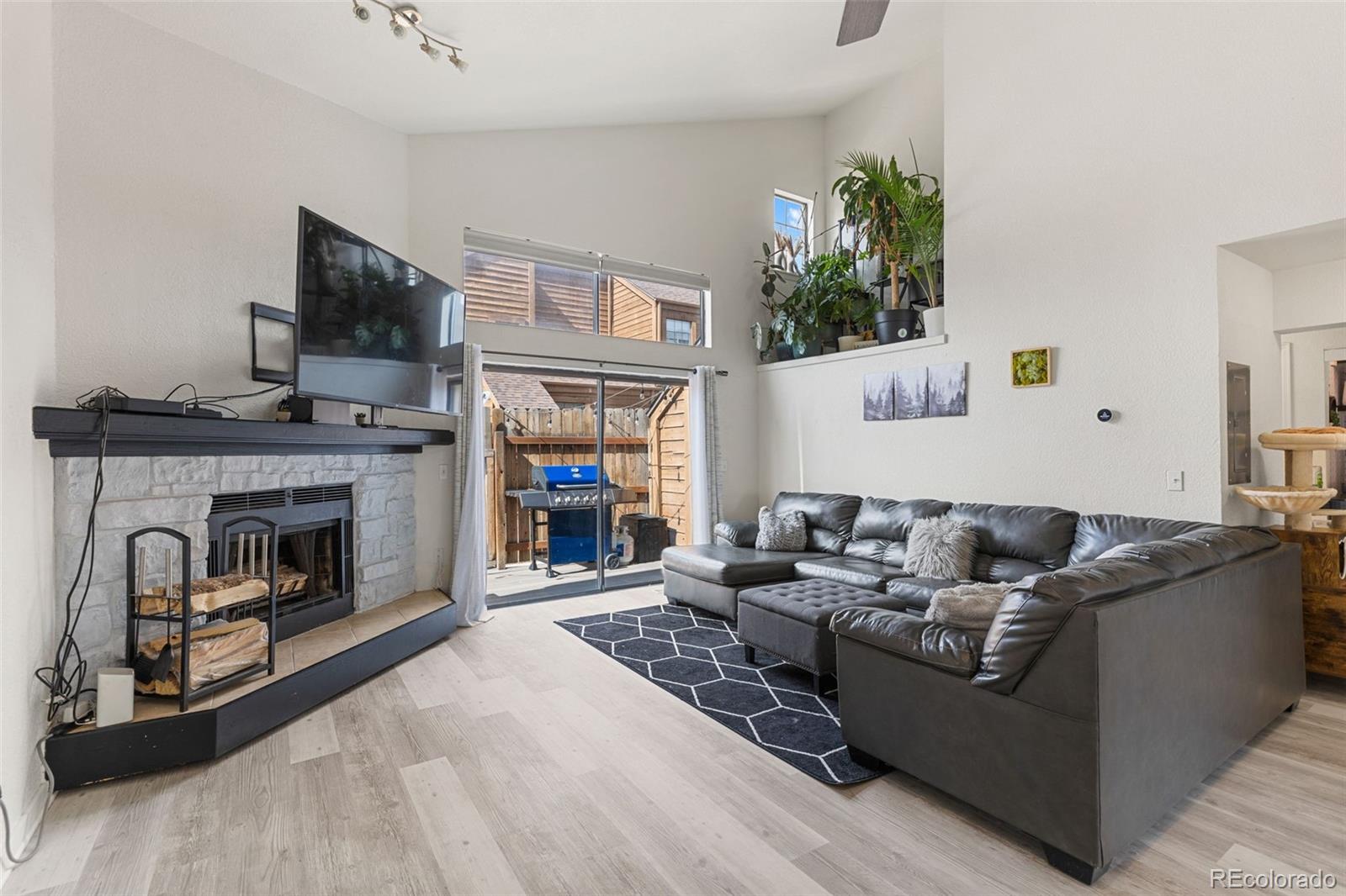 MLS Image #6 for 2569  devonshire court,denver, Colorado