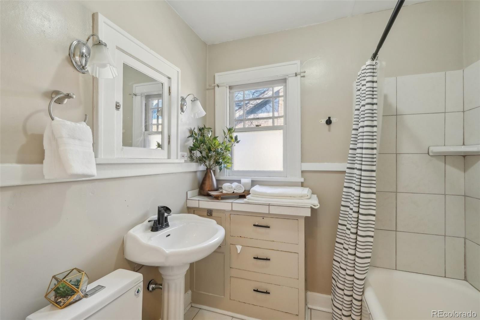 MLS Image #18 for 2960  ash street,denver, Colorado