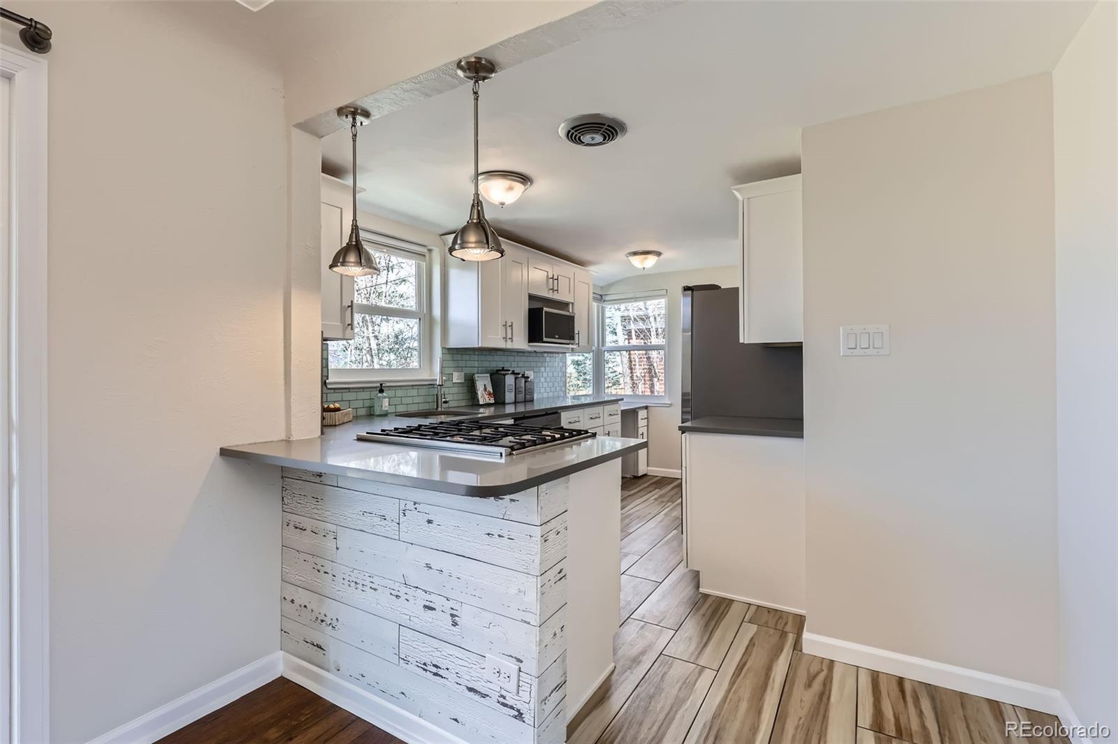 MLS Image #10 for 1261 s harrison street,denver, Colorado