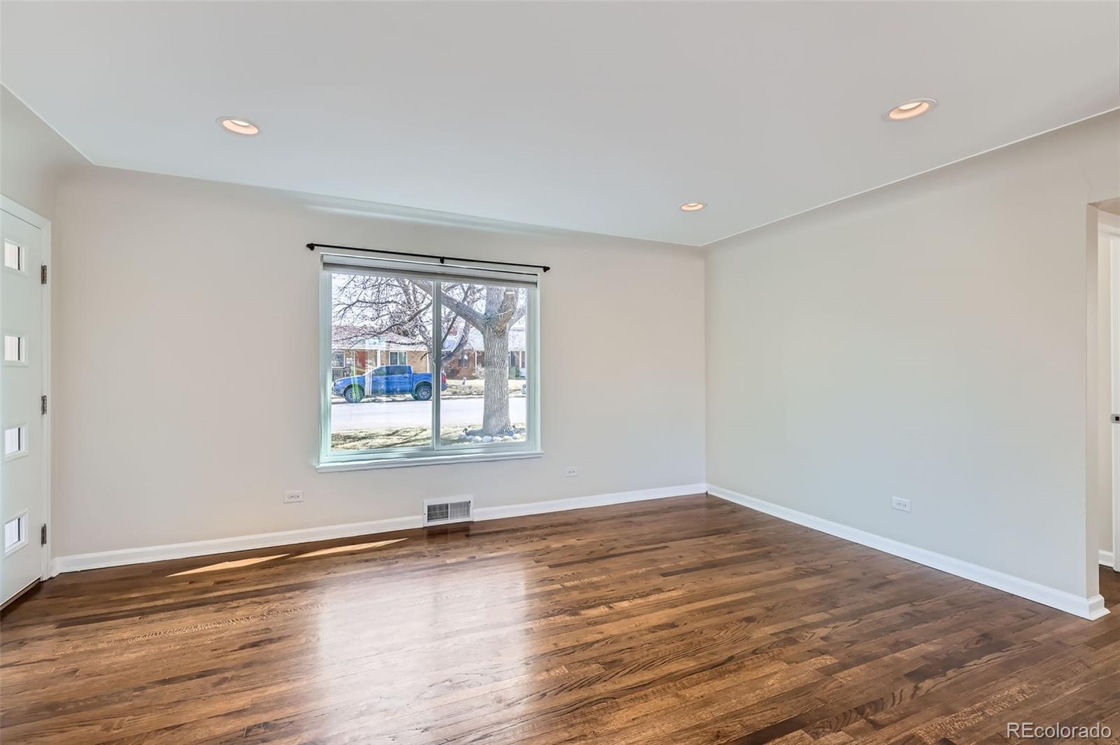 MLS Image #5 for 1261 s harrison street,denver, Colorado