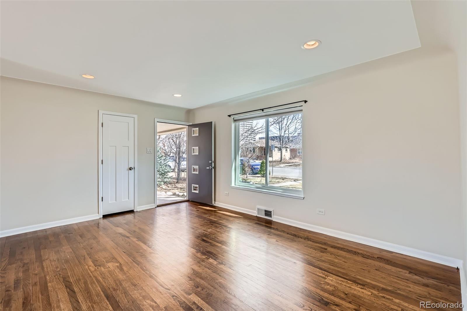MLS Image #6 for 1261 s harrison street,denver, Colorado