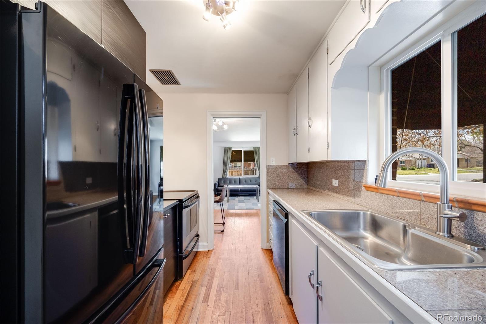 MLS Image #10 for 5611 e 13th avenue,denver, Colorado