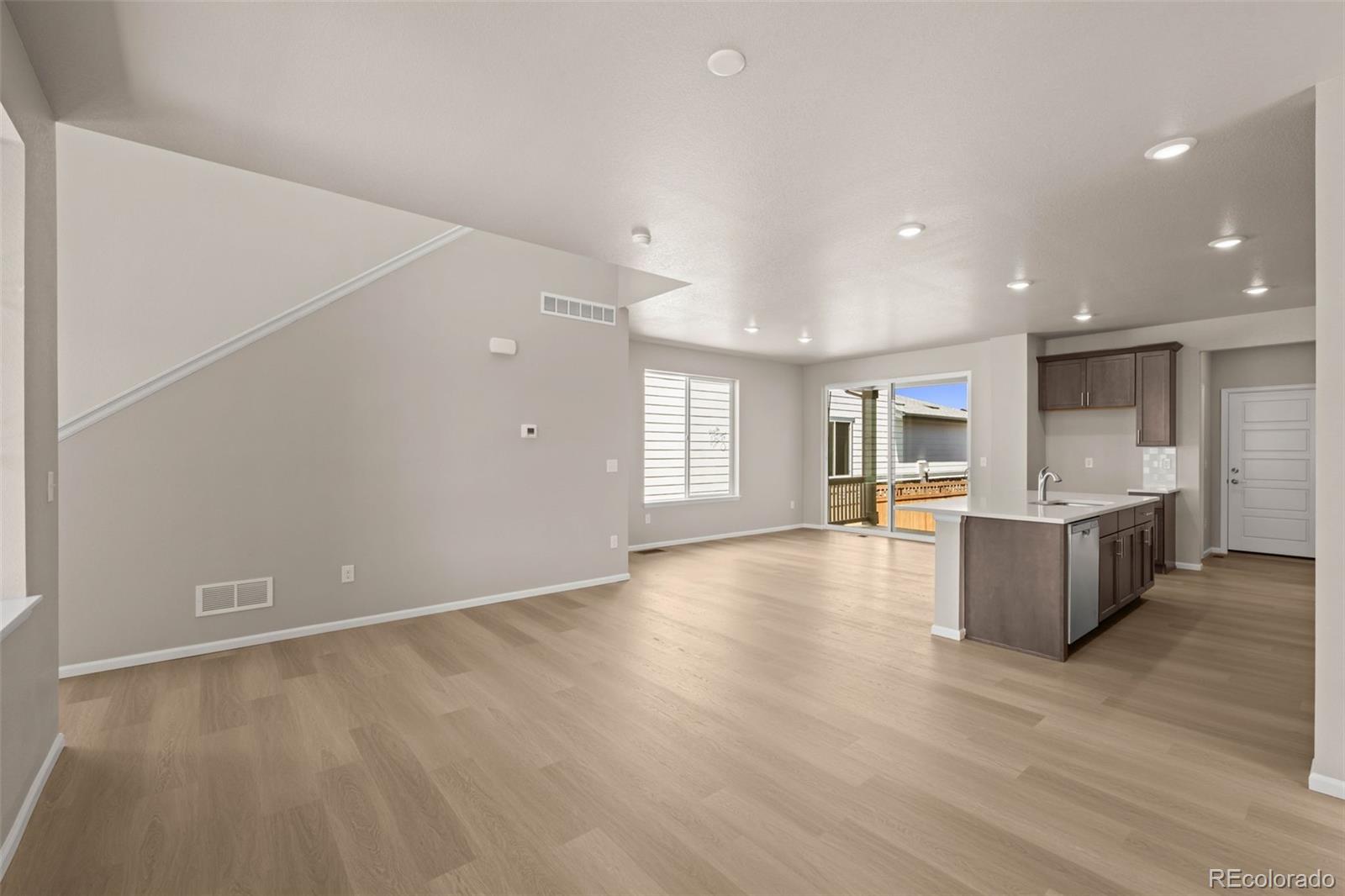 MLS Image #12 for 21044 e 63rd drive,aurora, Colorado