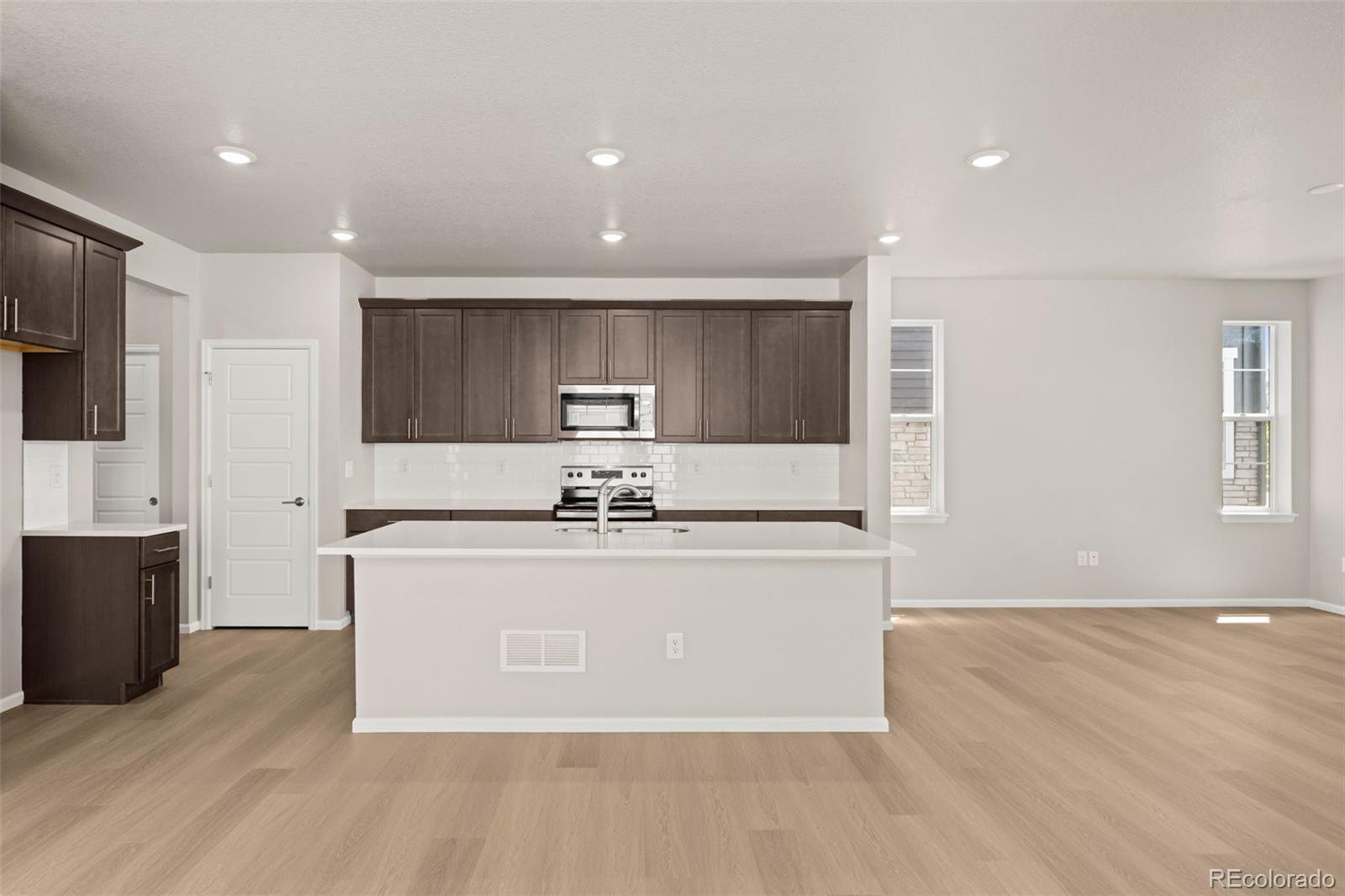 MLS Image #16 for 21044 e 63rd drive,aurora, Colorado