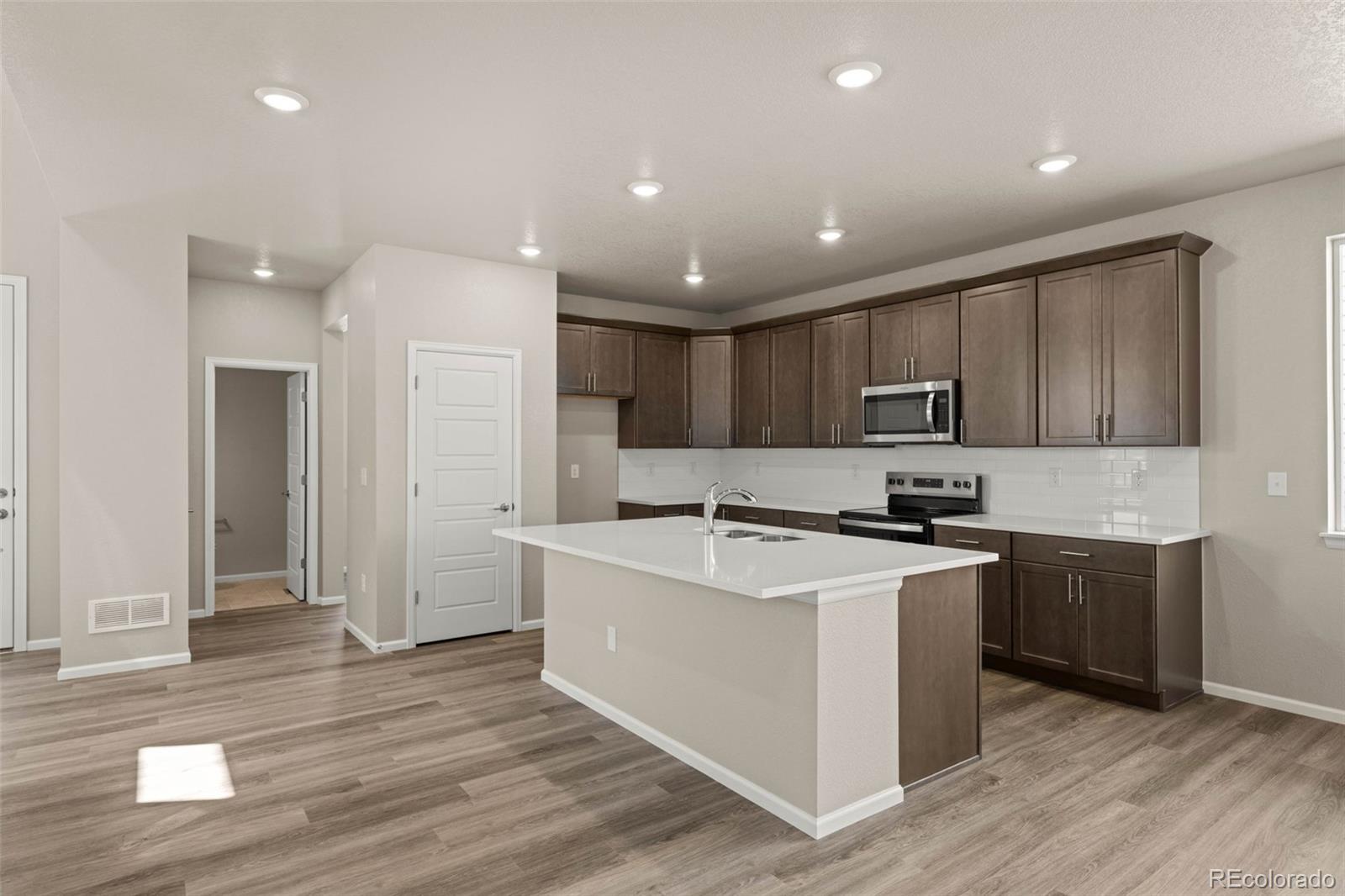 MLS Image #15 for 20871 e 60th avenue,aurora, Colorado
