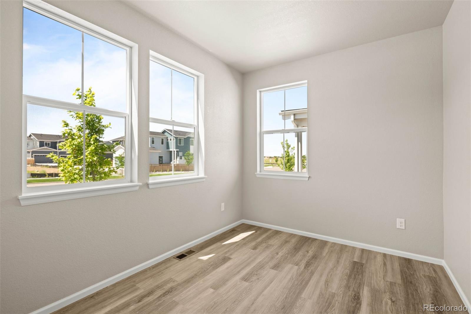 MLS Image #26 for 20871 e 60th avenue,aurora, Colorado