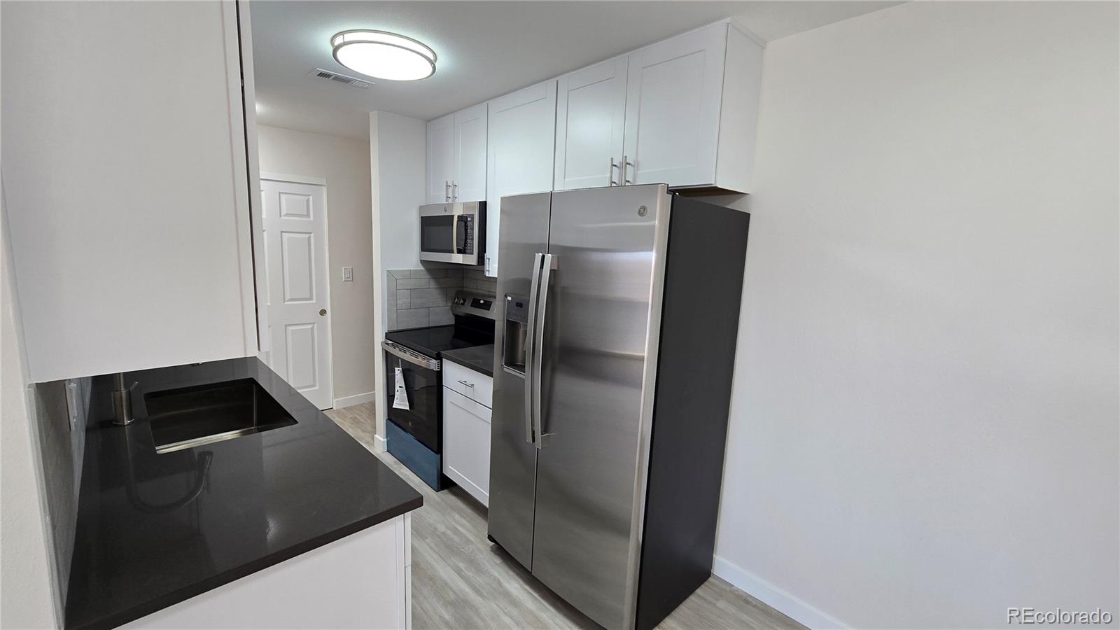 MLS Image #10 for 100 e highline circle,centennial, Colorado