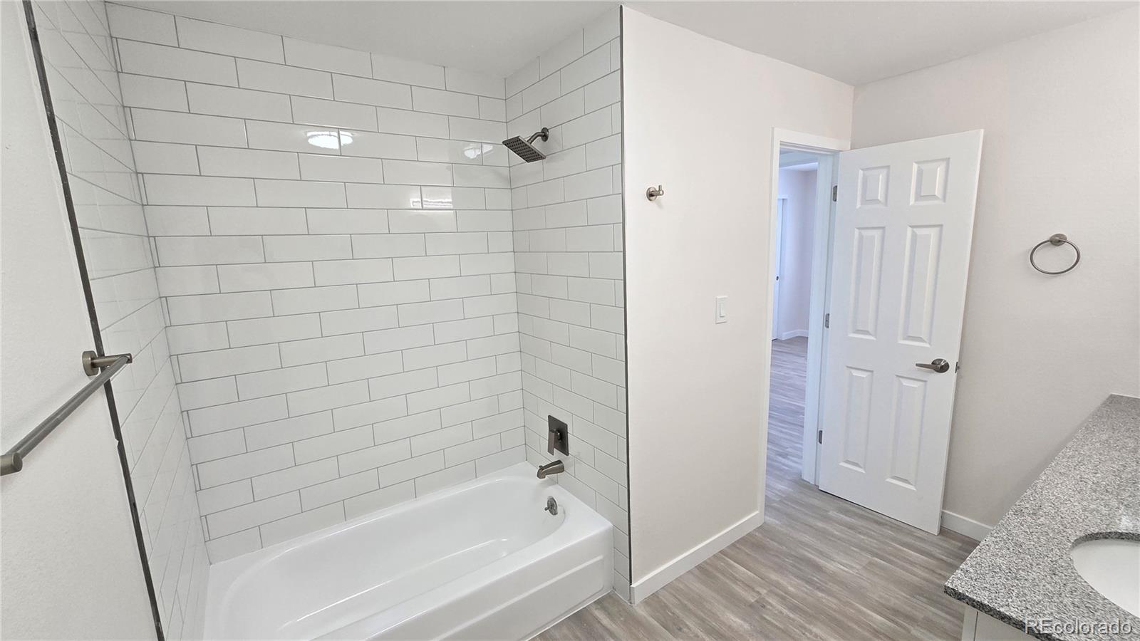 MLS Image #12 for 100 e highline circle,centennial, Colorado