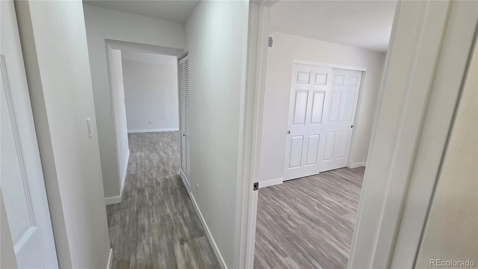 MLS Image #14 for 100 e highline circle,centennial, Colorado