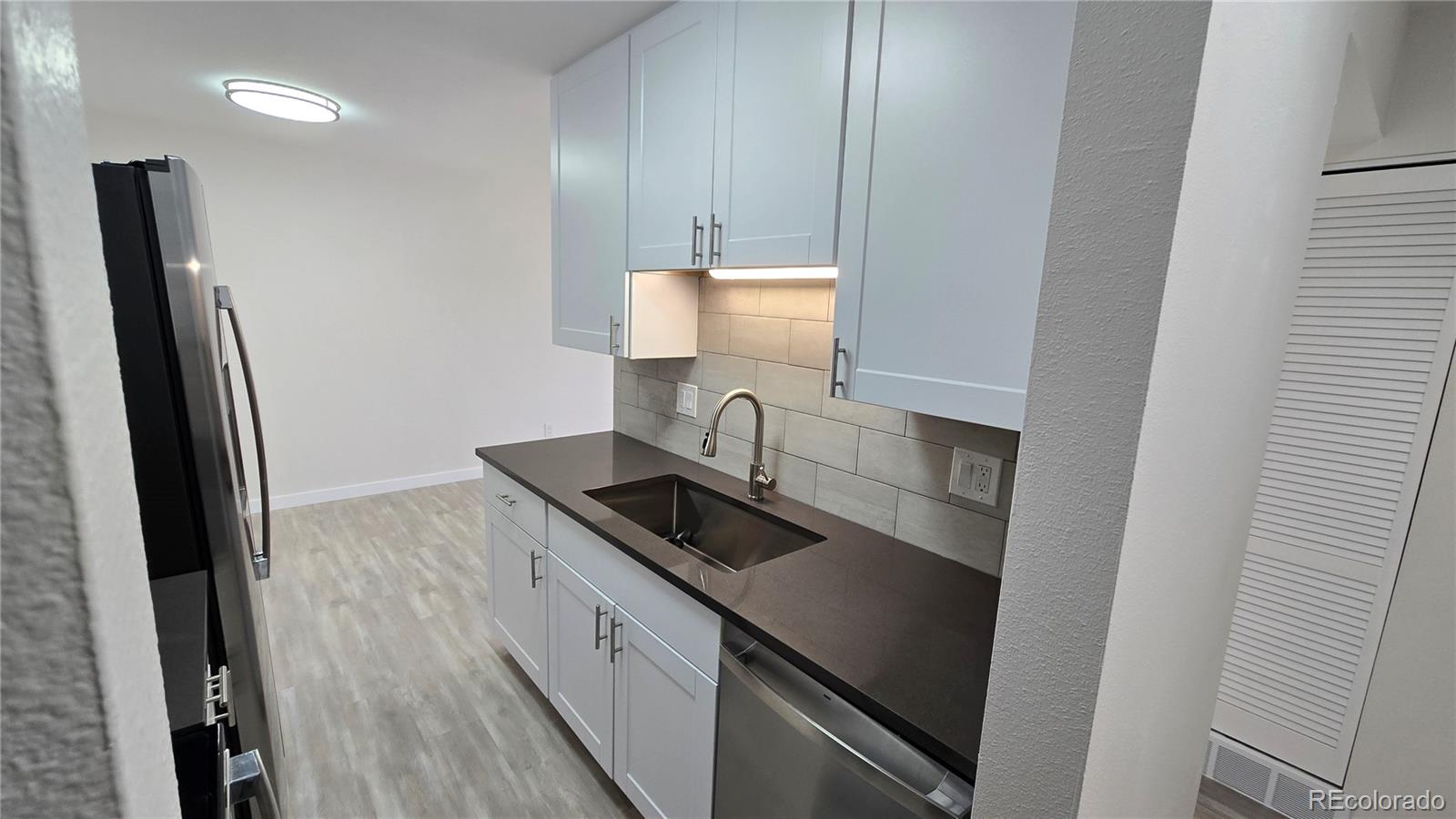 MLS Image #6 for 100 e highline circle,centennial, Colorado