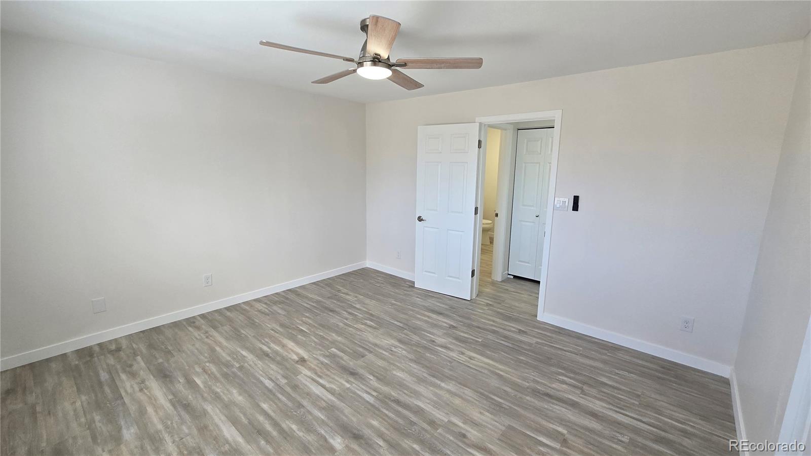 MLS Image #7 for 100 e highline circle,centennial, Colorado