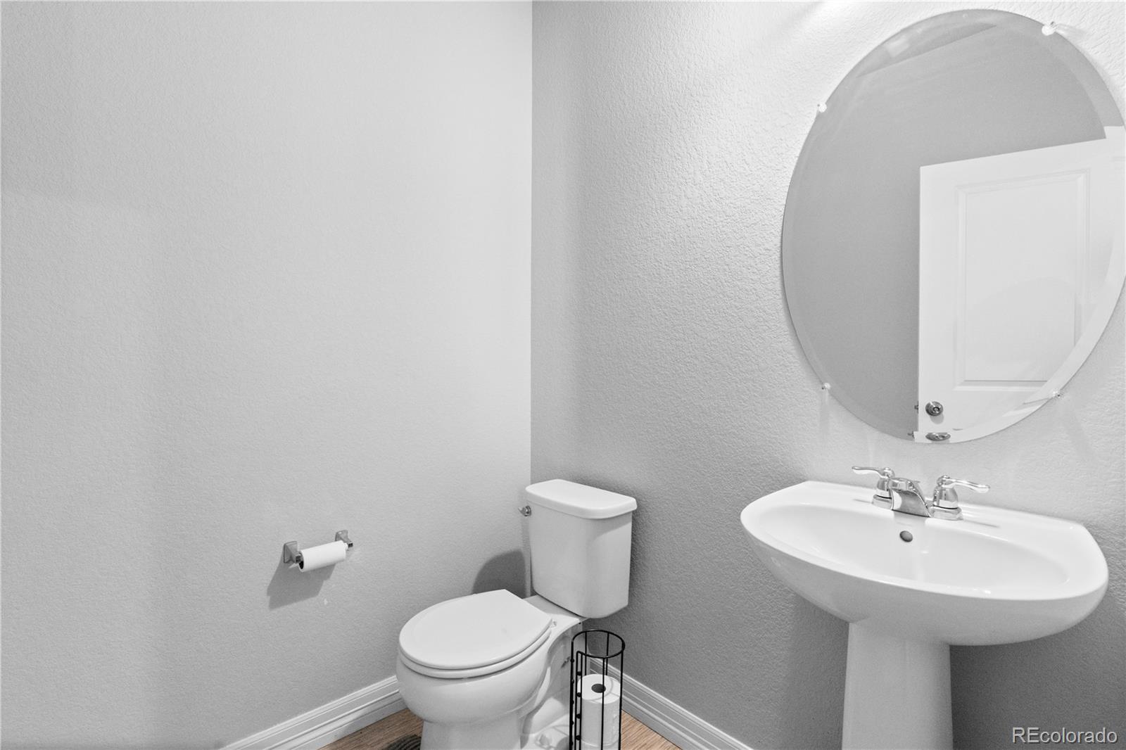 MLS Image #11 for 26818 e 1st place,aurora, Colorado