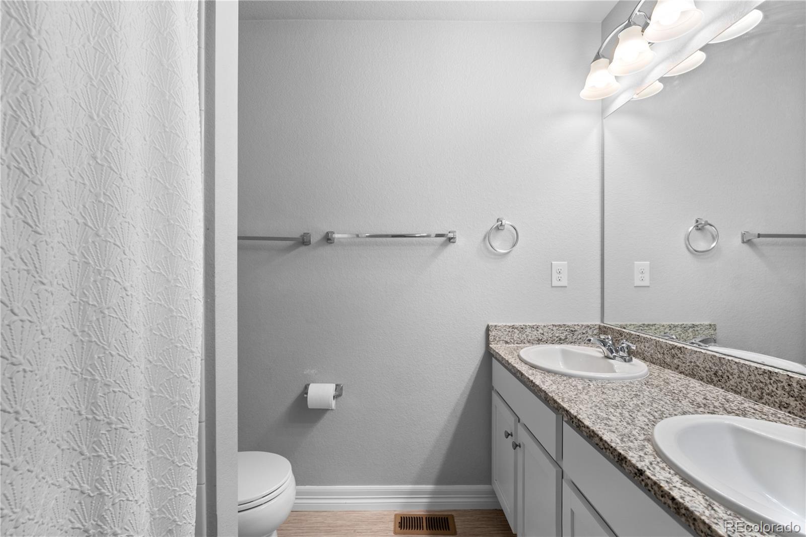 MLS Image #17 for 26818 e 1st place,aurora, Colorado