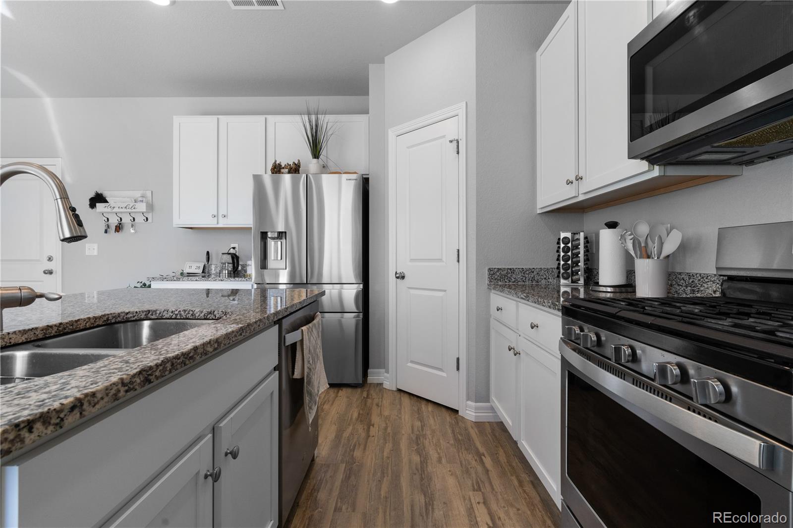 MLS Image #7 for 26818 e 1st place,aurora, Colorado