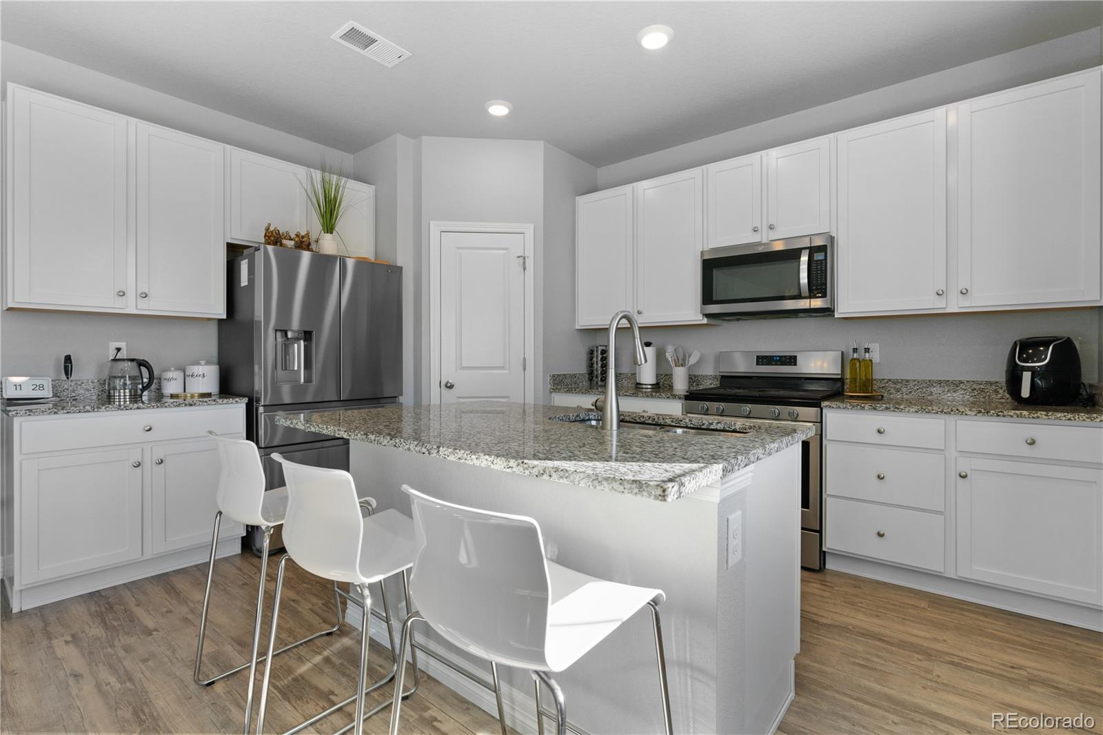 MLS Image #9 for 26818 e 1st place,aurora, Colorado