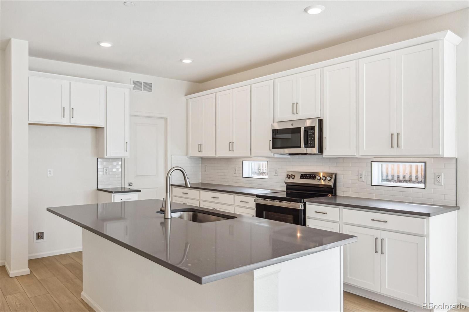 MLS Image #12 for 13422 e 110th way,commerce city, Colorado