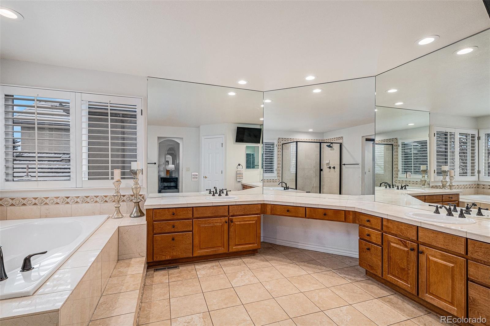 MLS Image #22 for 21416 e ottawa circle,aurora, Colorado