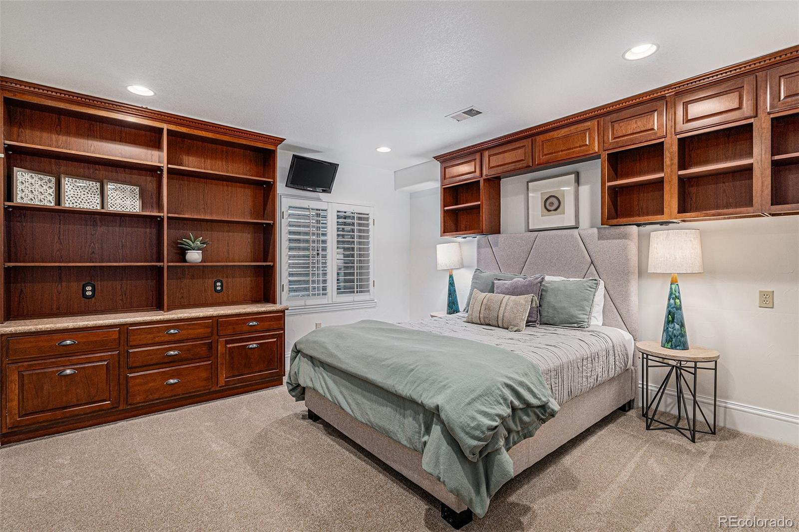 MLS Image #31 for 21416 e ottawa circle,aurora, Colorado