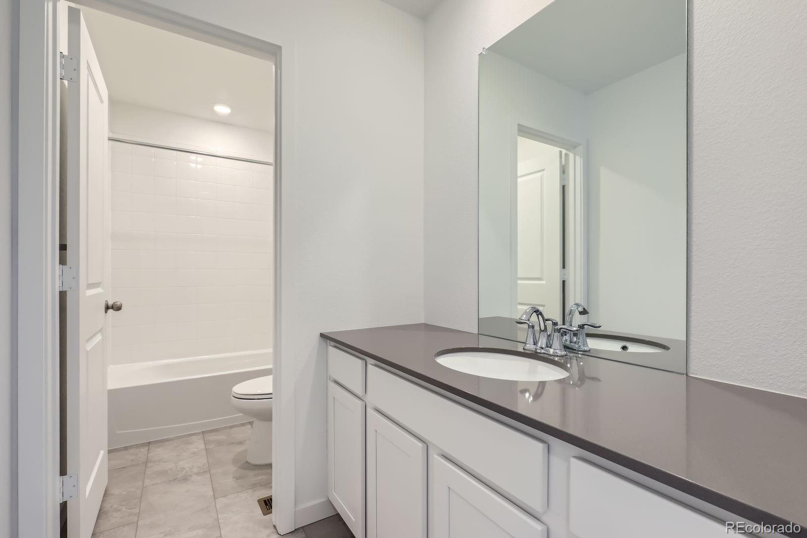 MLS Image #10 for 28625 e 6th place,watkins, Colorado