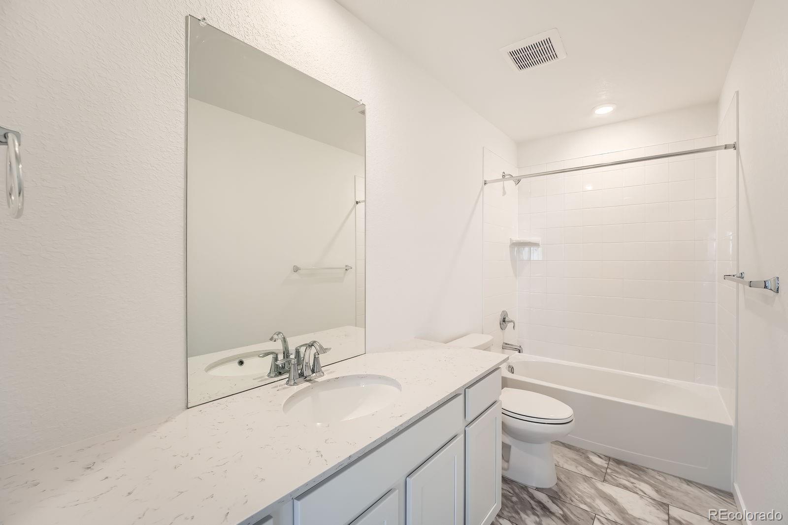 MLS Image #9 for 728 n clubview street,watkins, Colorado