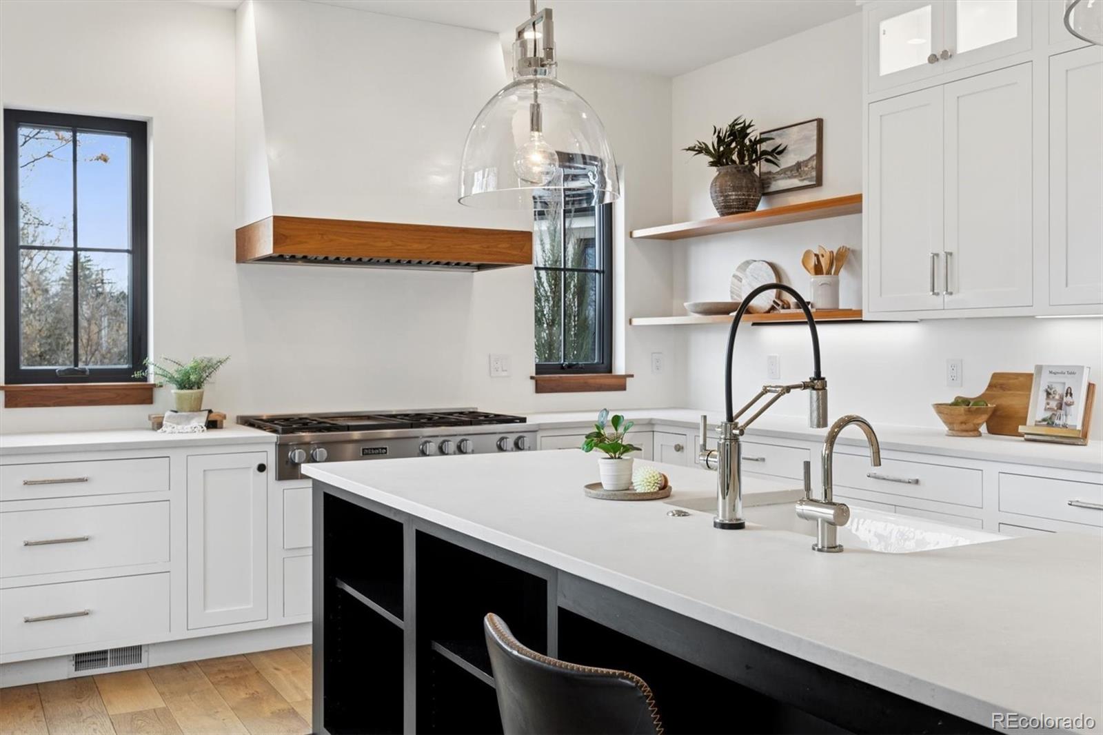 MLS Image #11 for 815 e westglow lane,greenwood village, Colorado