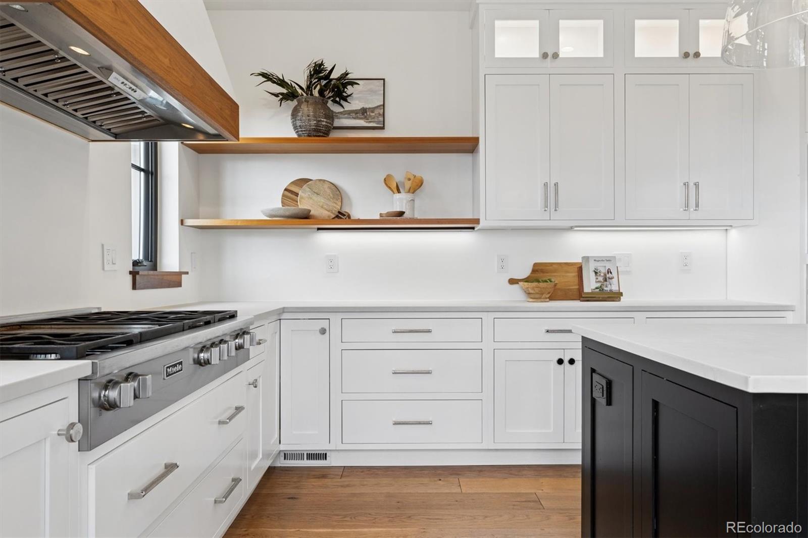 MLS Image #13 for 815 e westglow lane,greenwood village, Colorado
