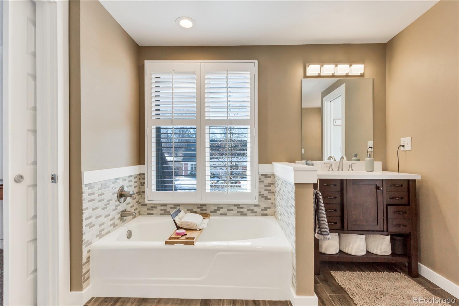MLS Image #23 for 2496 s leyden street,denver, Colorado