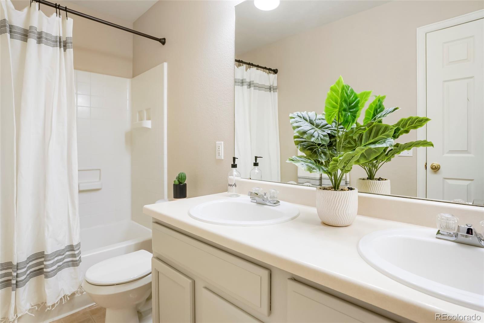 MLS Image #14 for 13915  ivanhoe street,thornton, Colorado