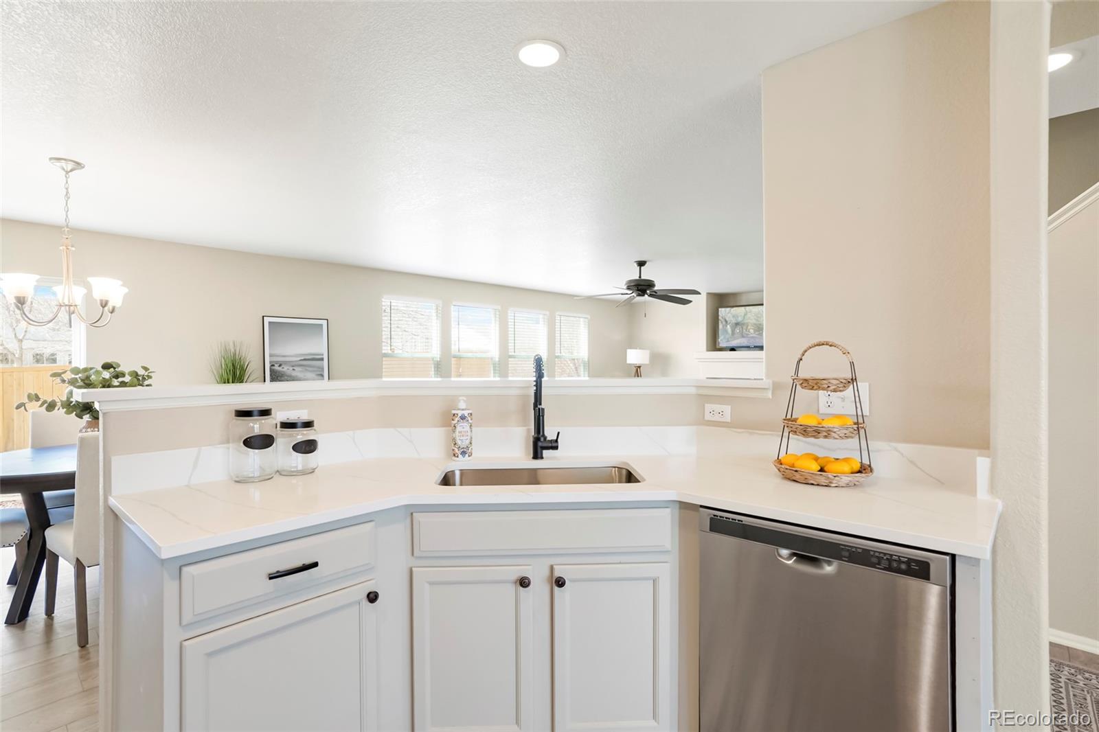 MLS Image #5 for 13915  ivanhoe street,thornton, Colorado