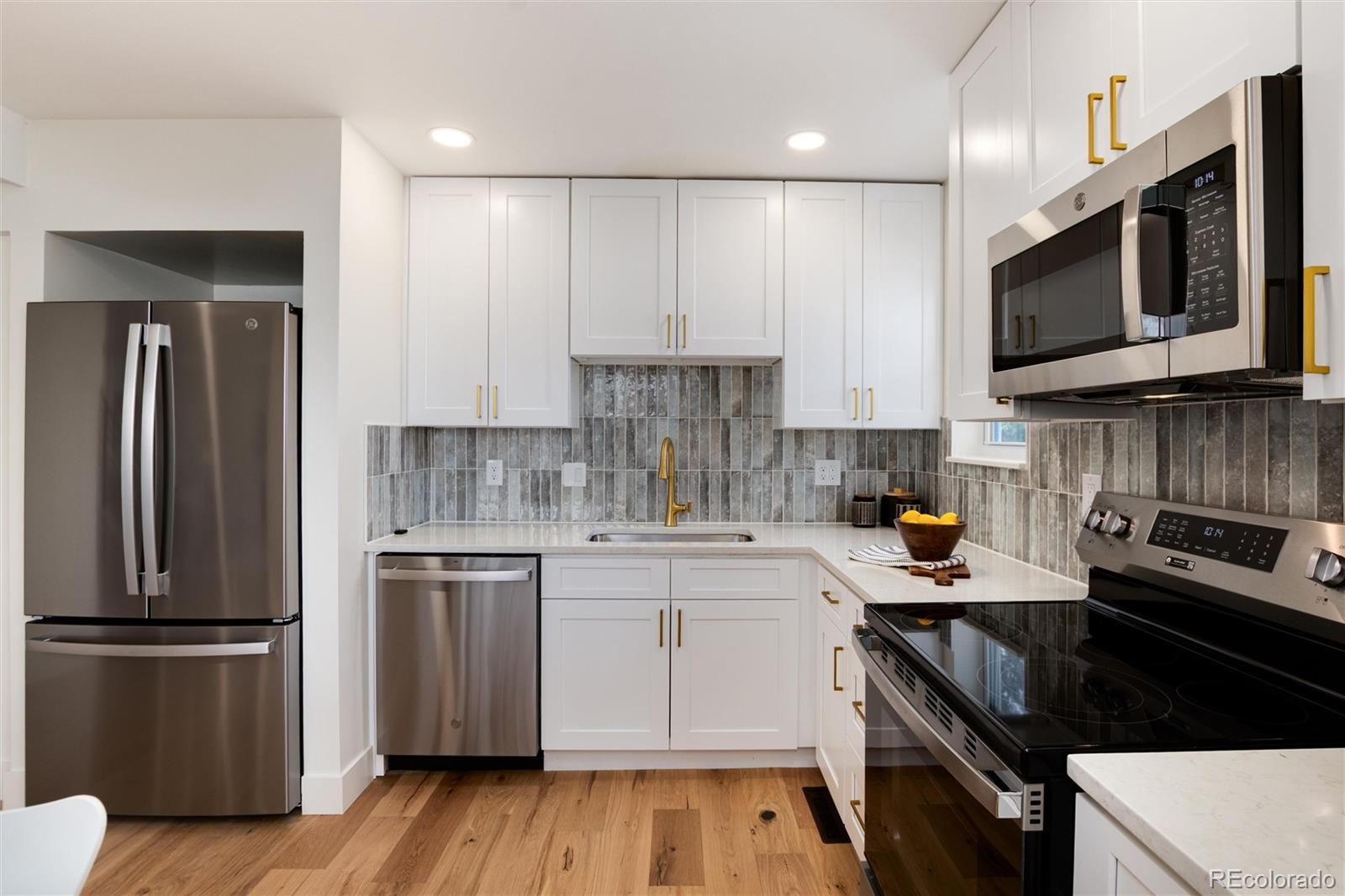 MLS Image #6 for 9695 e kansas circle,denver, Colorado