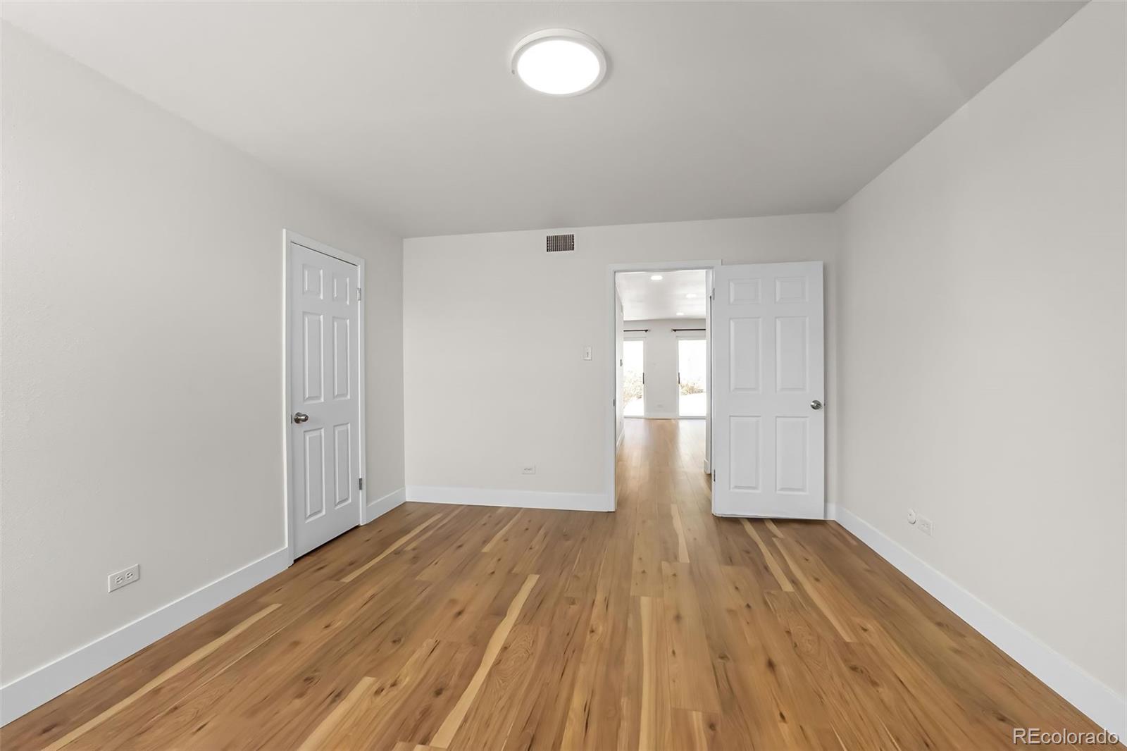 MLS Image #11 for 3315 s monaco street,denver, Colorado