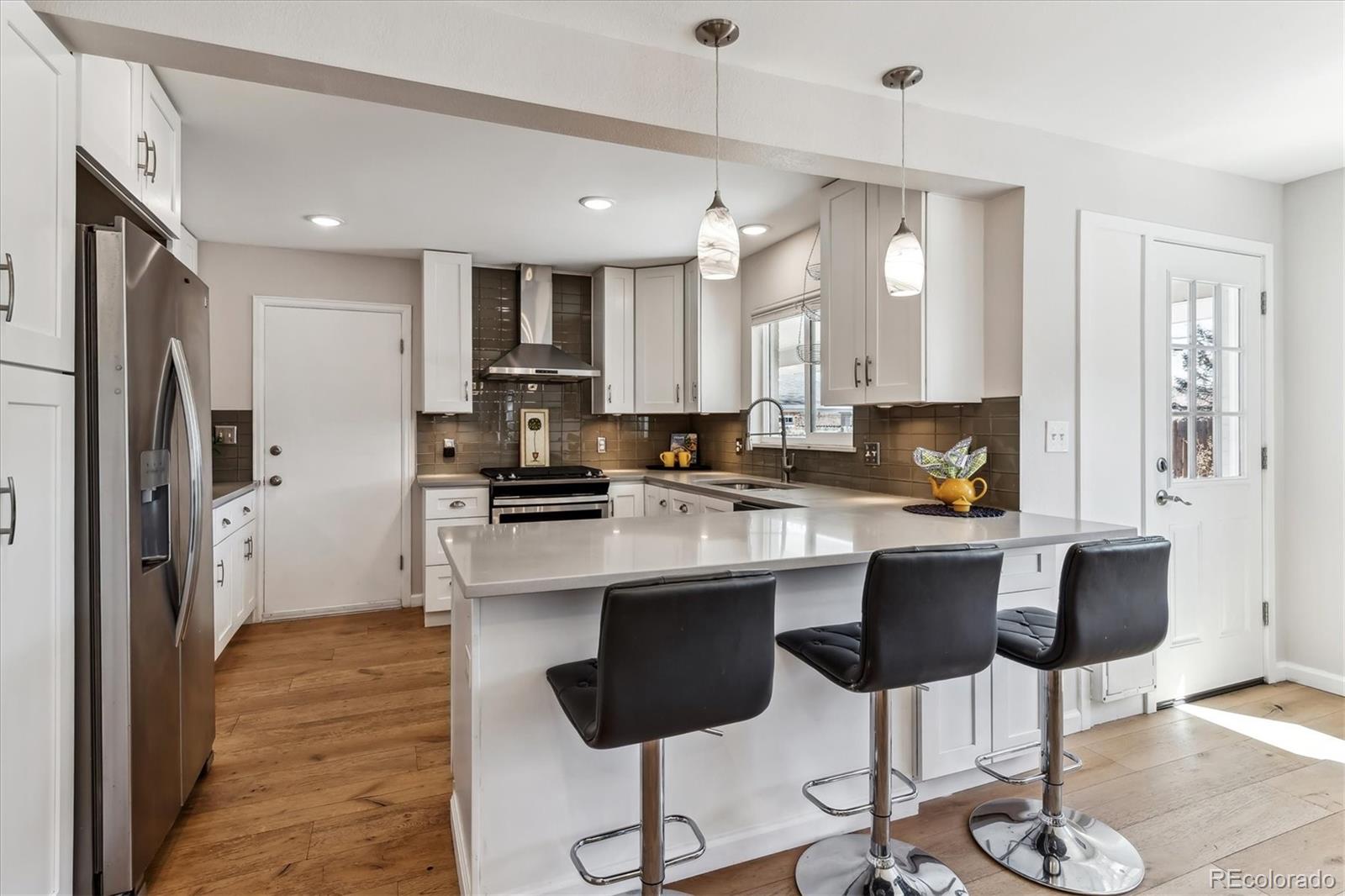 MLS Image #10 for 656 s poplar street,denver, Colorado