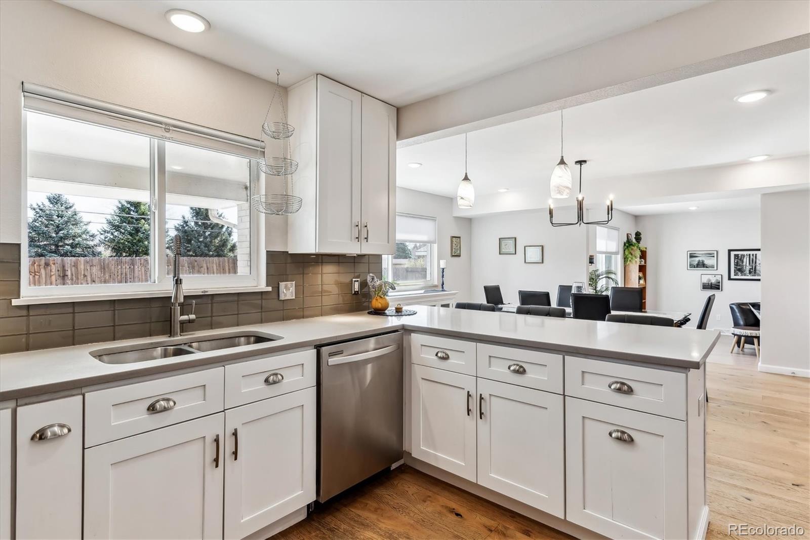 MLS Image #11 for 656 s poplar street,denver, Colorado