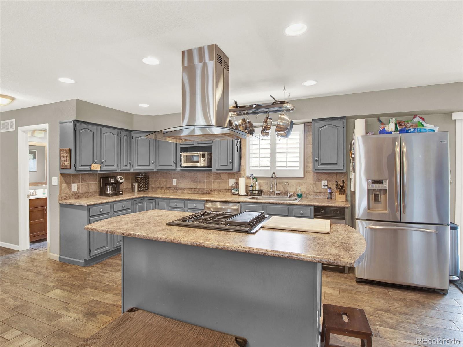 MLS Image #5 for 638 s dudley street,lakewood, Colorado
