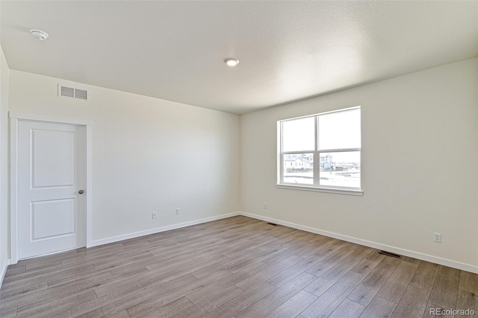 MLS Image #5 for 13457  valentia street,thornton, Colorado
