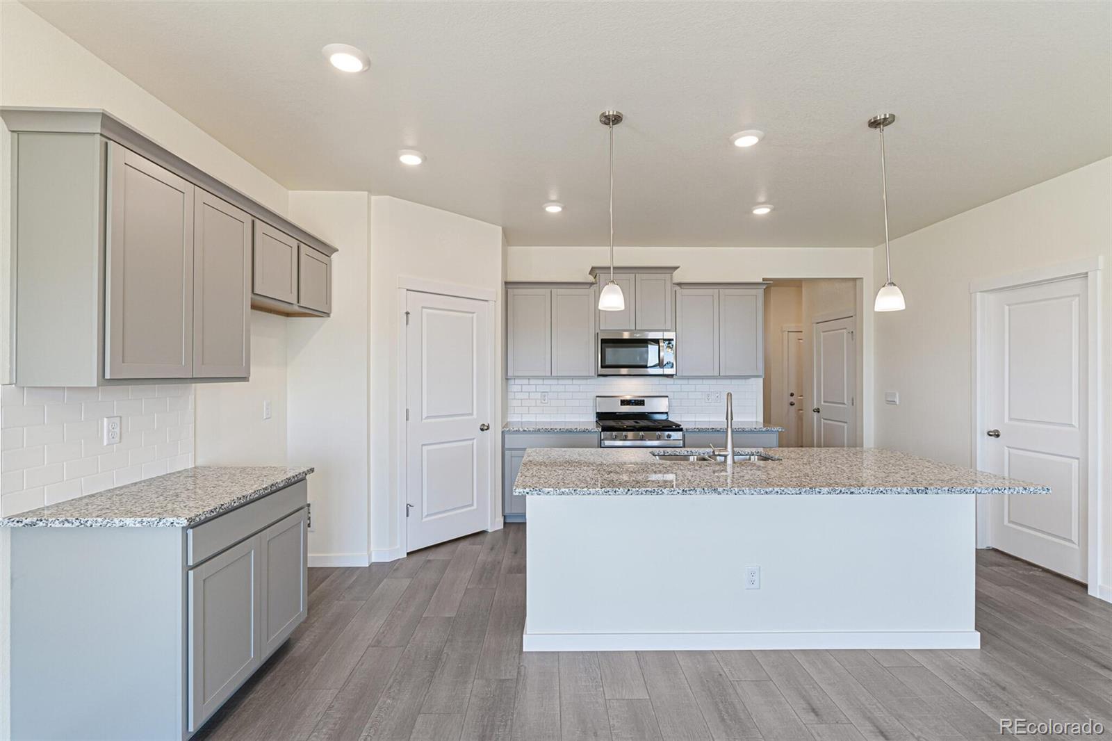 MLS Image #9 for 13457  valentia street,thornton, Colorado