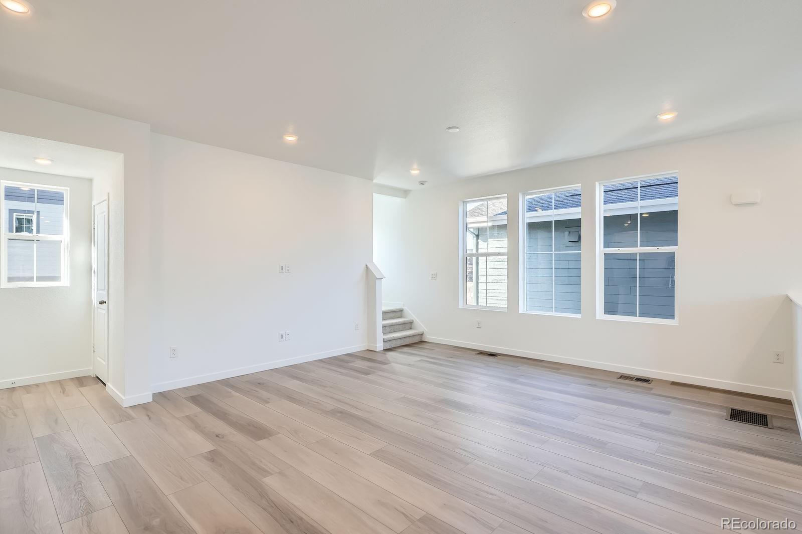 MLS Image #3 for 2088 s haleyville way,aurora, Colorado