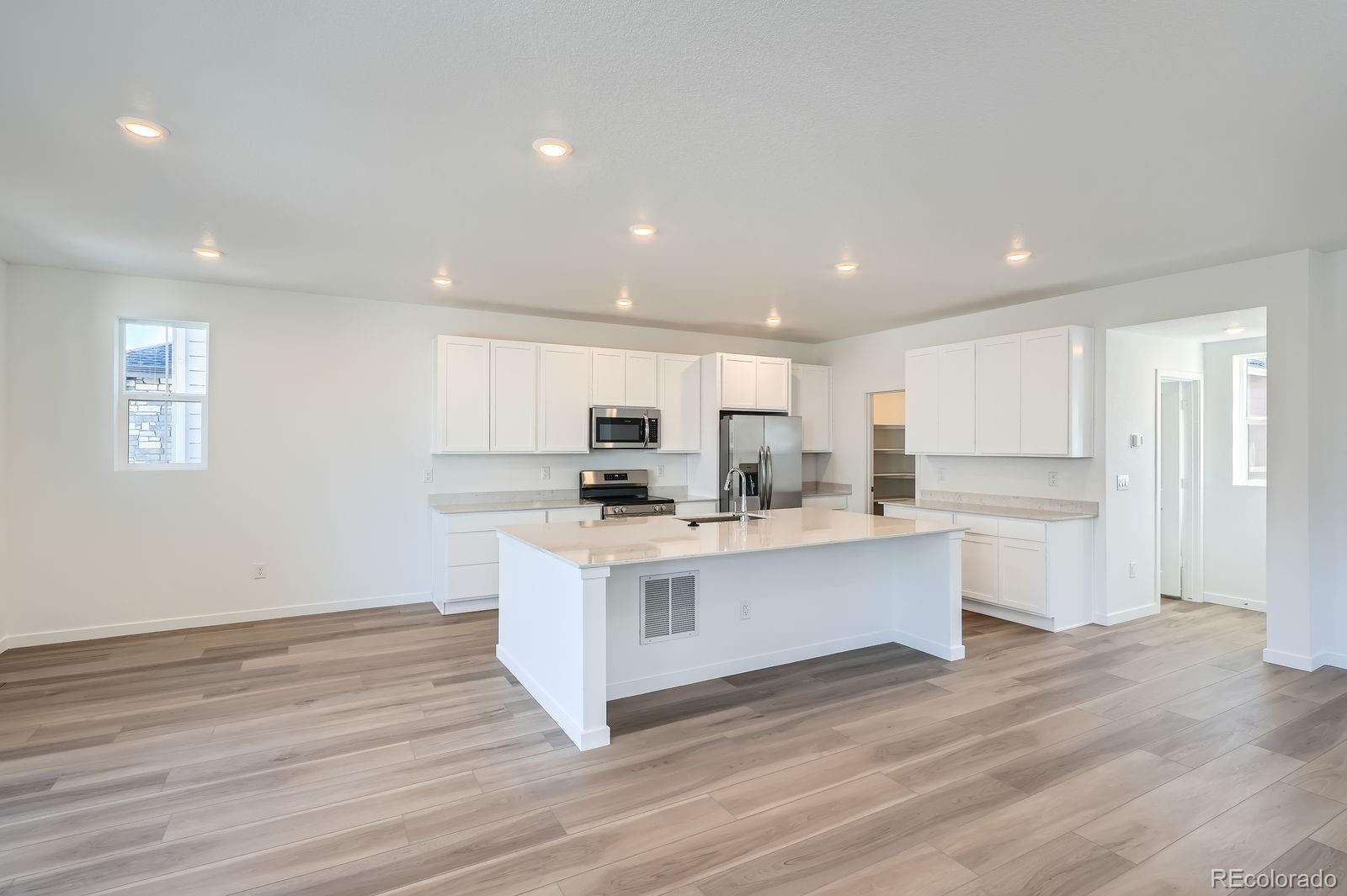 MLS Image #5 for 2088 s haleyville way,aurora, Colorado