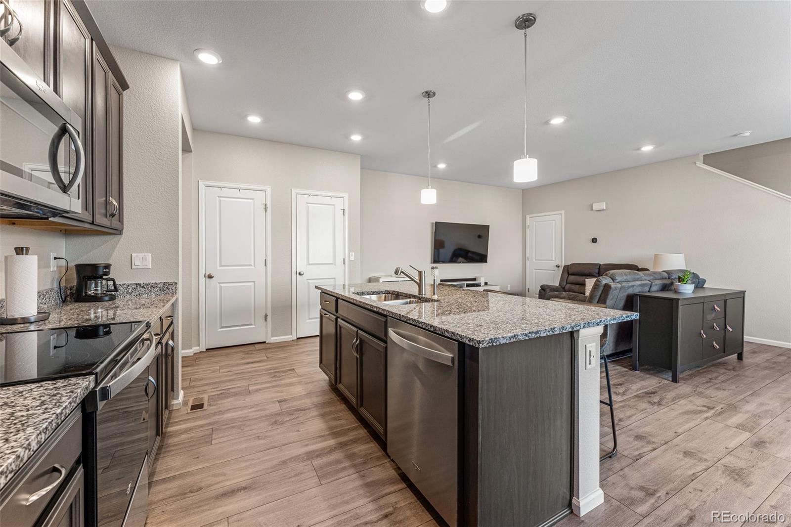 MLS Image #14 for 6129  dayton street,denver, Colorado